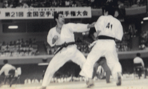 Ennio Vezulli lutando no campeonato japones Ennio Vezulli lutando no campeonato japones
