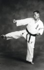 Jyoen Nakazato 10° Dan (13/04/1922) Shorinji-ryu Hanshi Kusanku por Nakazato sensei