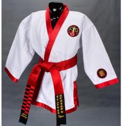 O ridículo karategi de Elvis Presley, copiado por muitos picaretas das artes marciais...